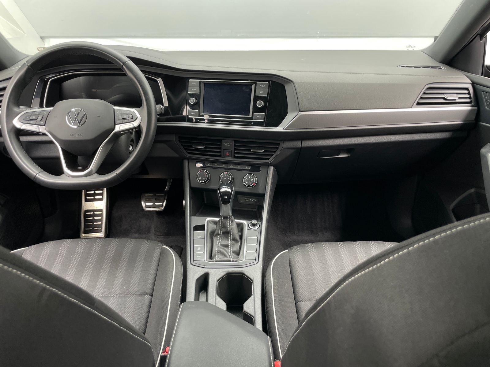 Thumbnail: 2024 Volkswagen Jetta - 3