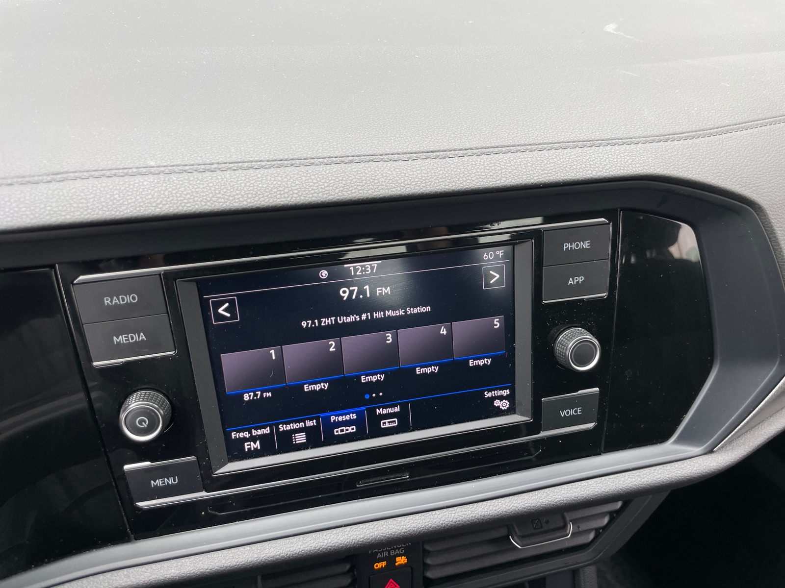 Thumbnail: 2024 Volkswagen Jetta - 4