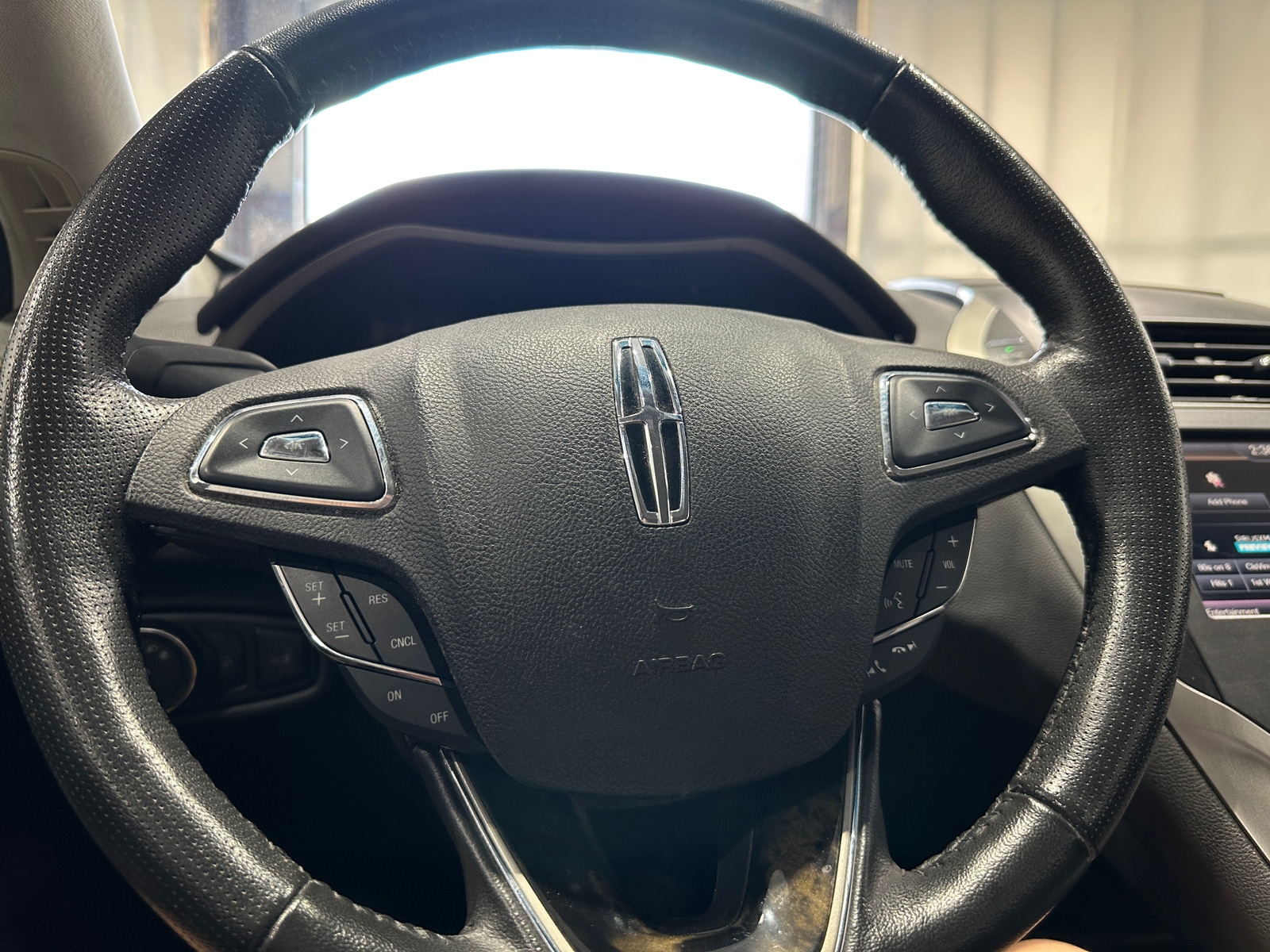 Thumbnail: 2013 Lincoln MKZ - 4