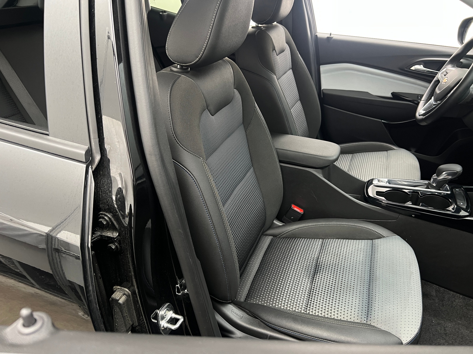 Thumbnail: 2025 Chevrolet Trax - 2