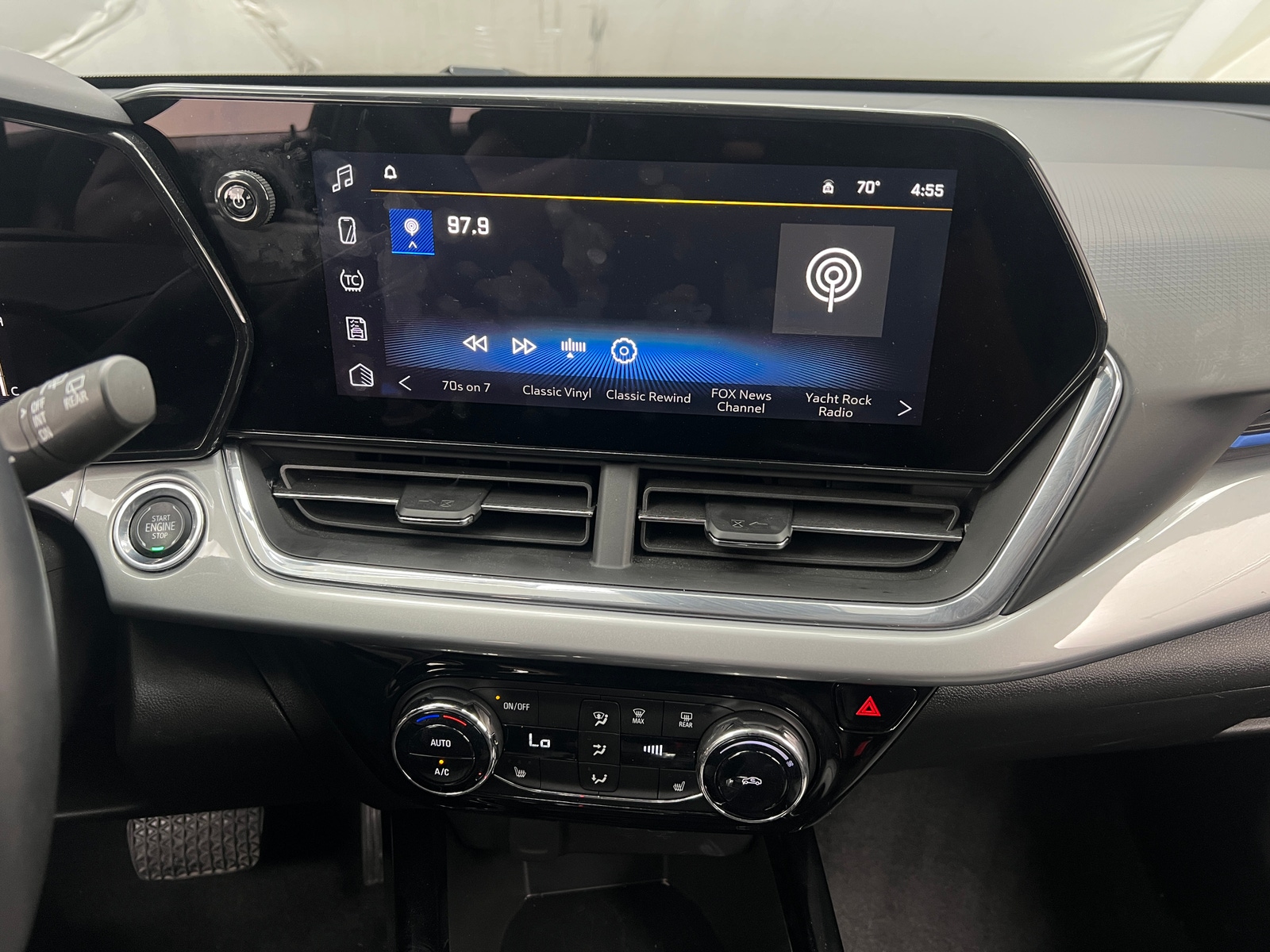 Thumbnail: 2025 Chevrolet Trax - 4