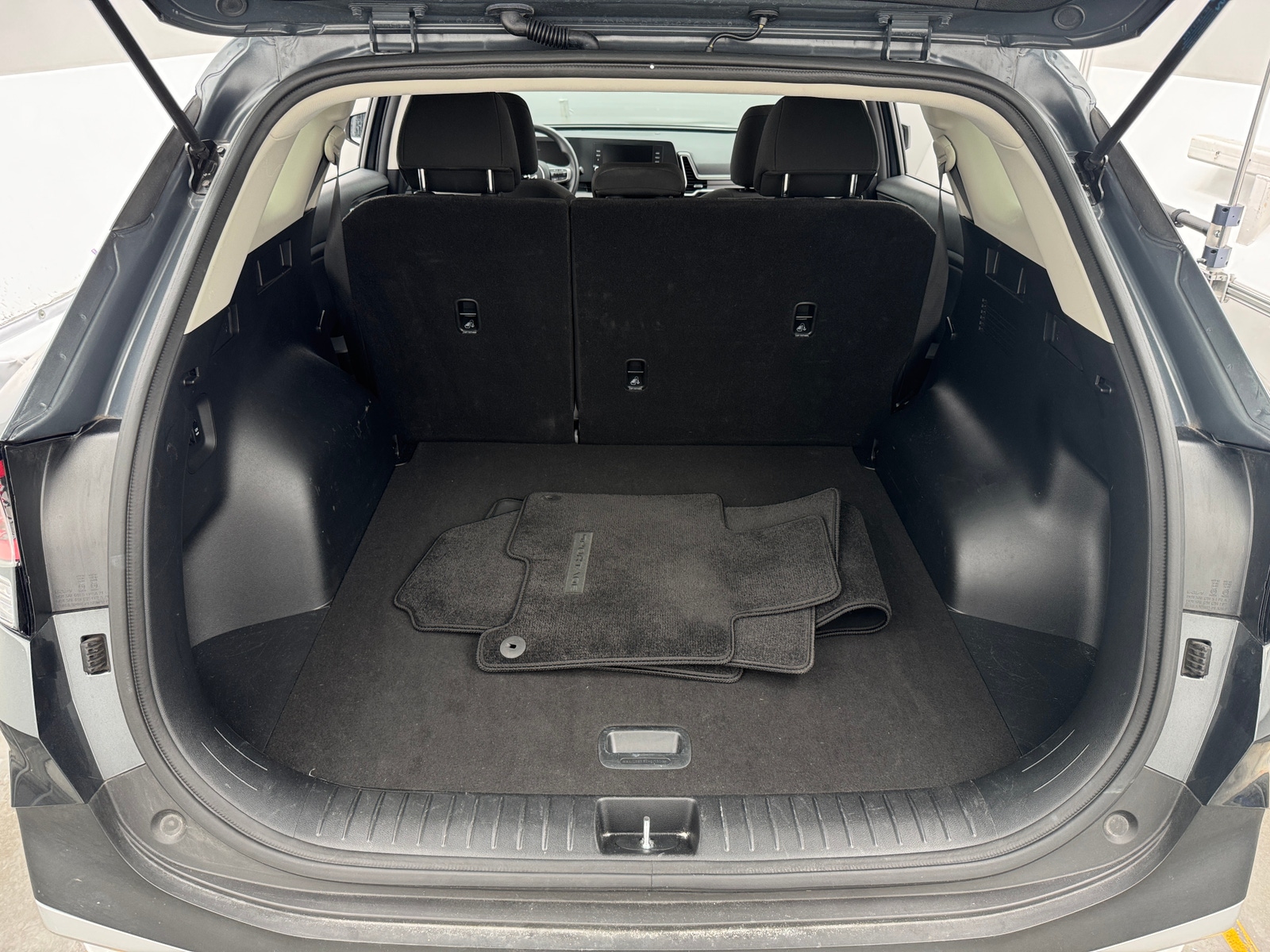 Thumbnail: 2025 Kia Sportage - 7