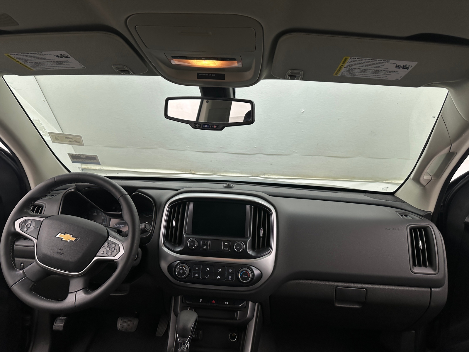 Thumbnail: 2022 Chevrolet Colorado - 3