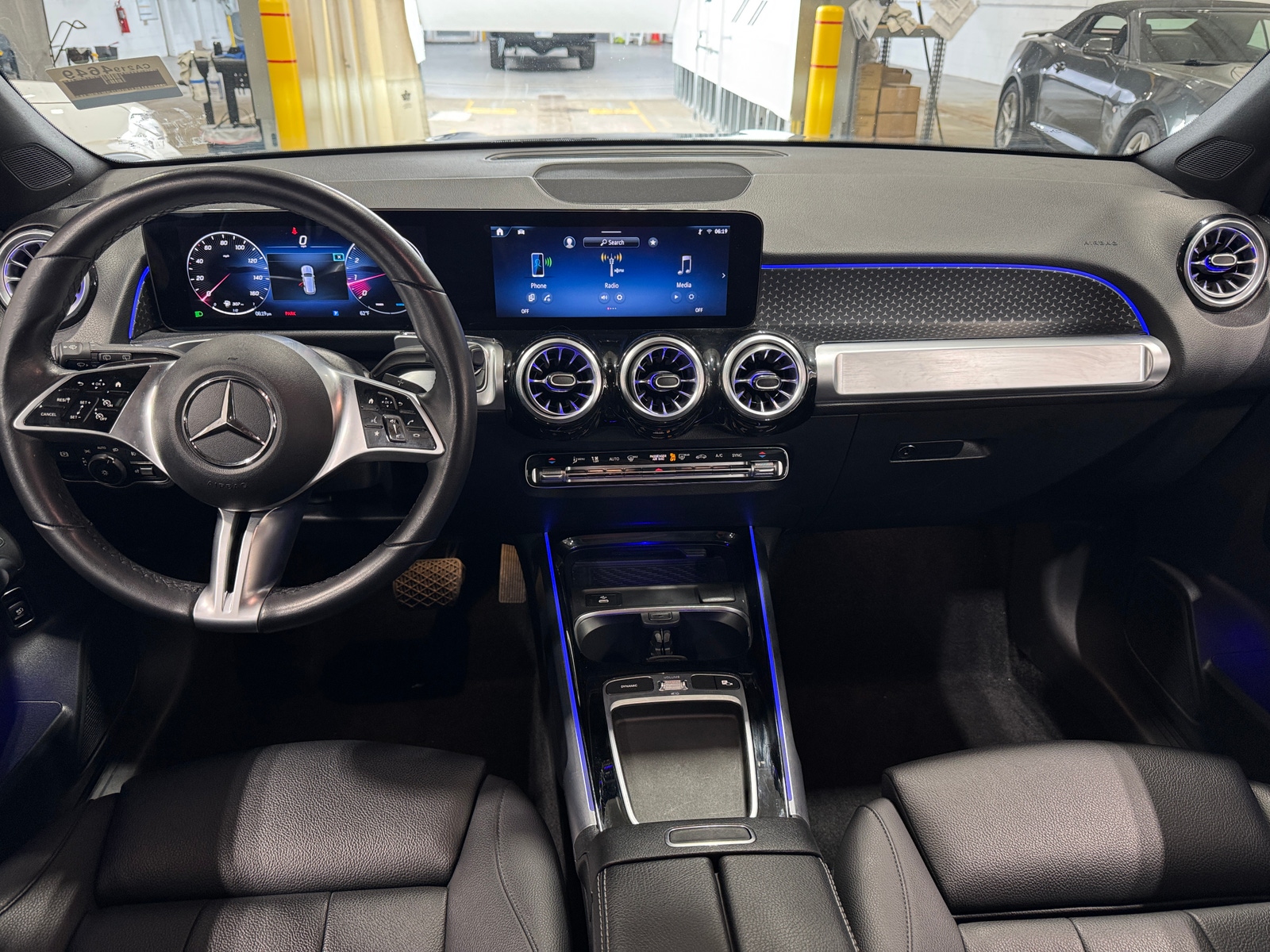 Thumbnail: 2025 Mercedes-Benz GLB - 2