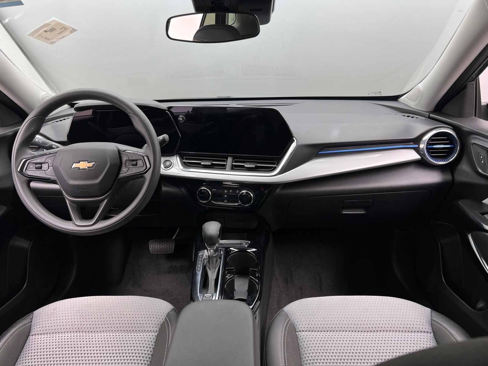Thumbnail: 2025 Chevrolet Trax - 3