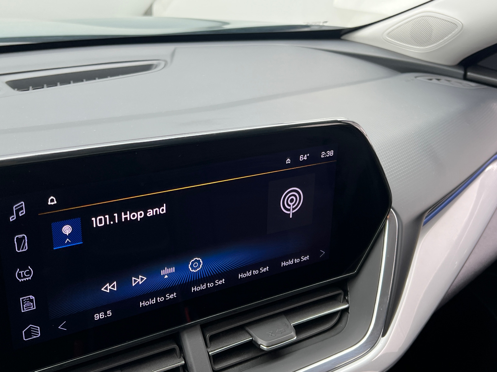 Thumbnail: 2025 Chevrolet Trax - 4