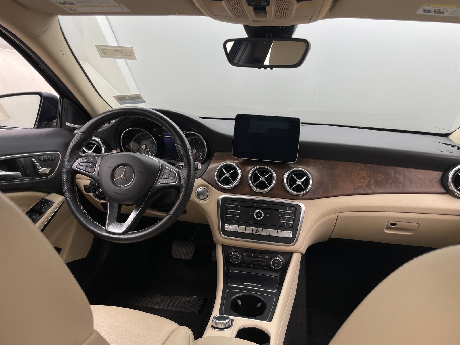Thumbnail: 2019 Mercedes-Benz GLA - 2