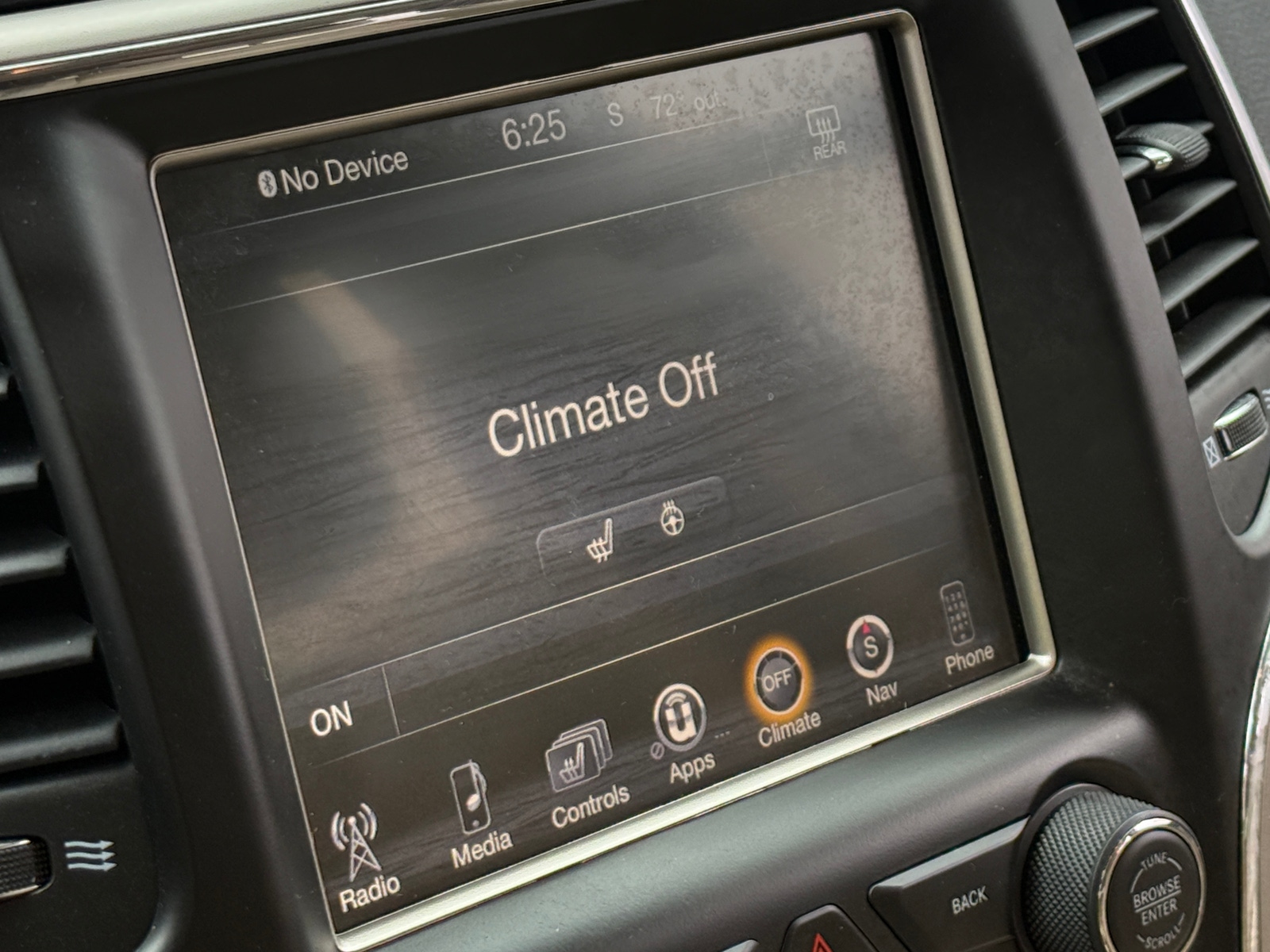 Thumbnail: 2017 Jeep Grand Cherokee - 3