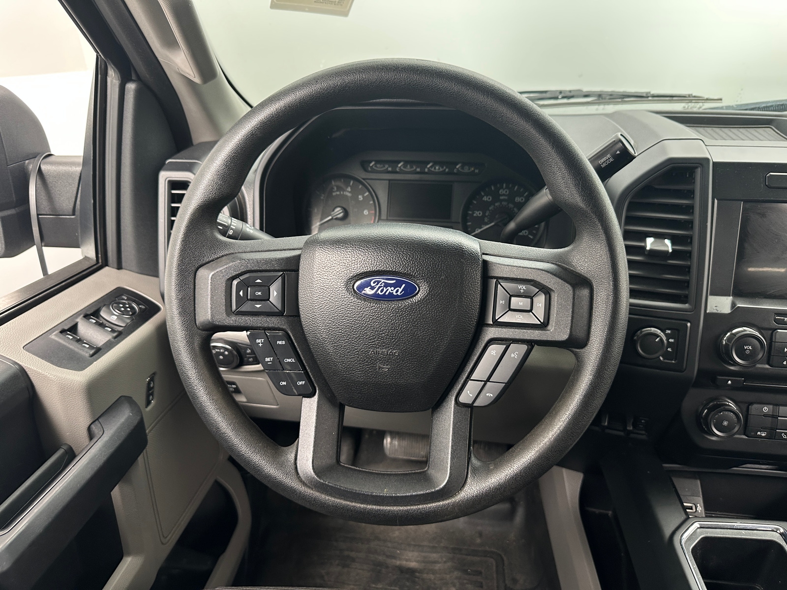 Thumbnail: 2018 Ford Econoline - 5