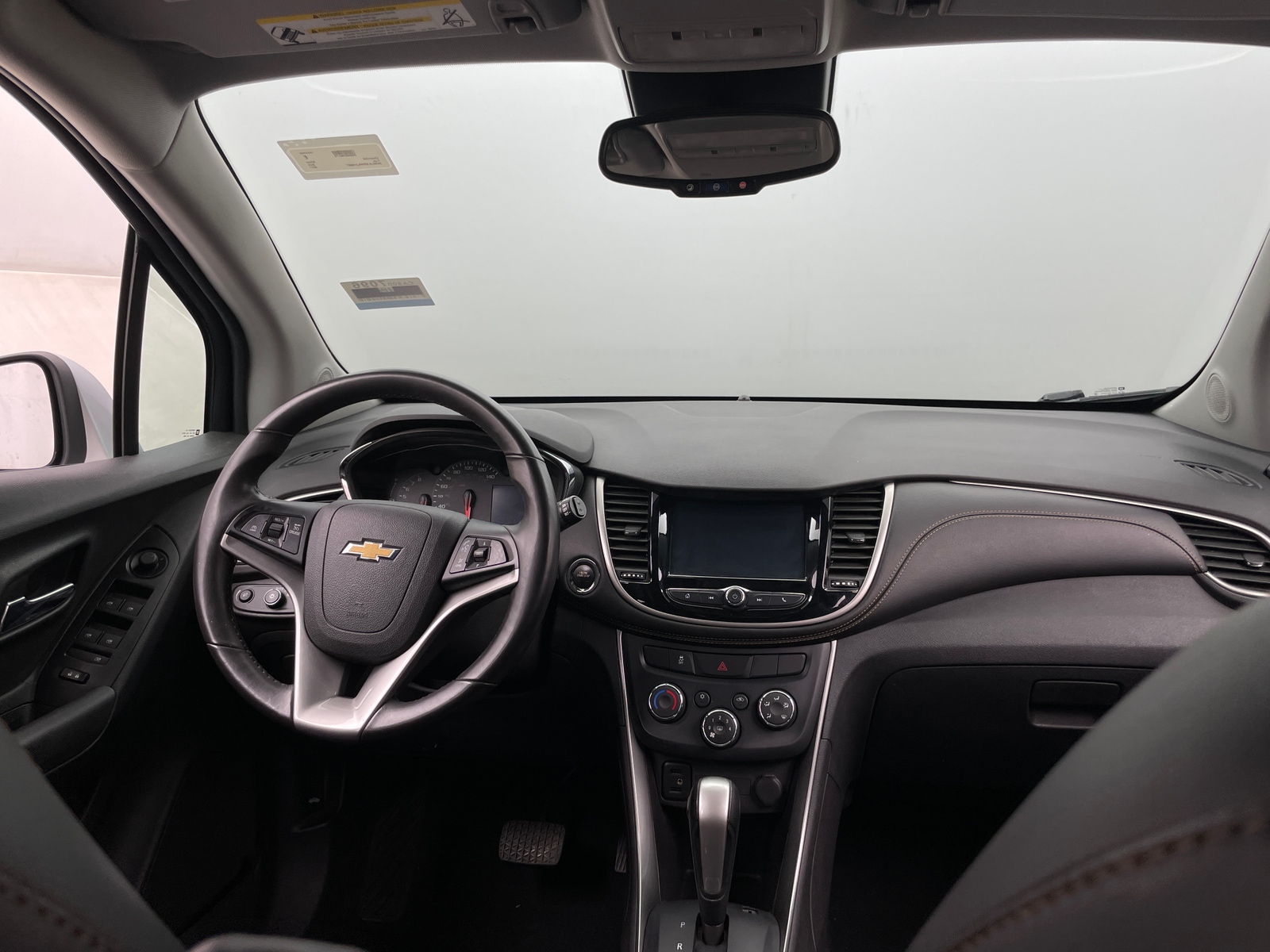 Thumbnail: 2017 Chevrolet Trax - 3