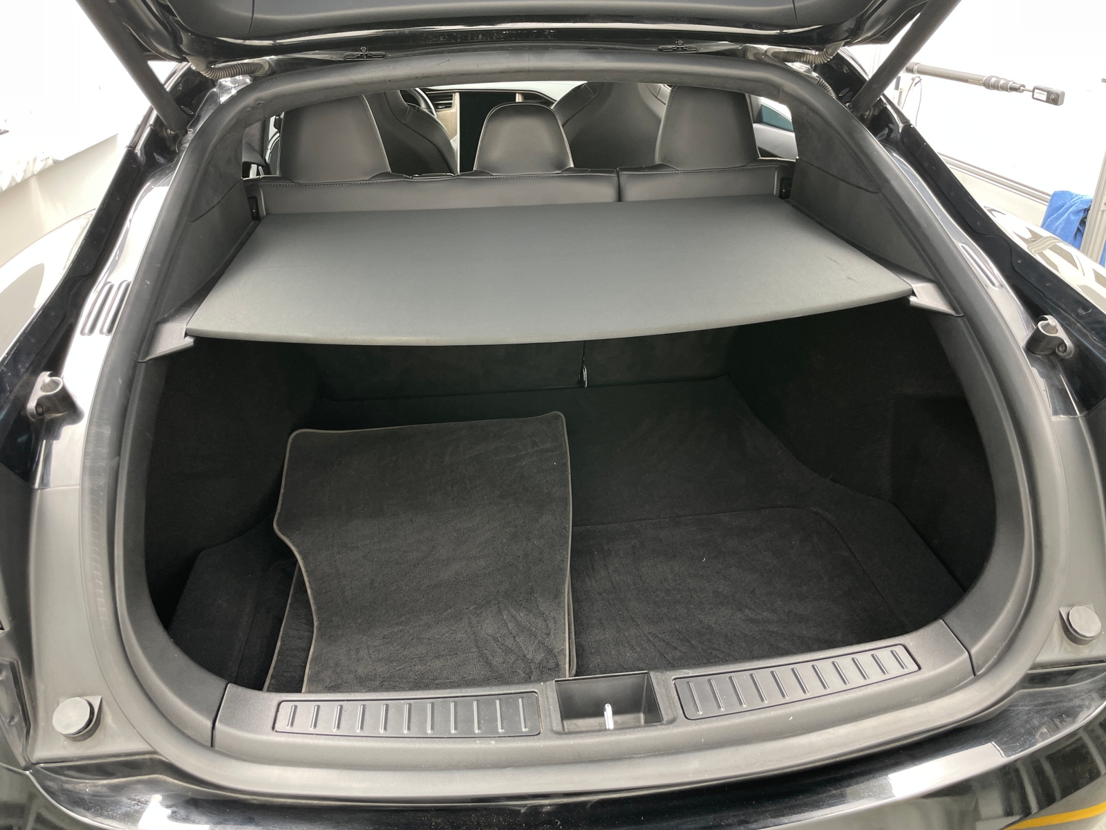 Thumbnail: 2019 Tesla Model S - 6