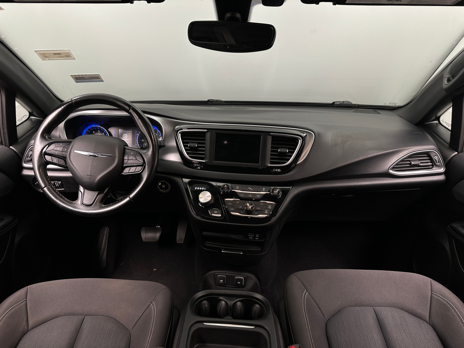 Thumbnail: 2019 Chrysler Pacifica - 3