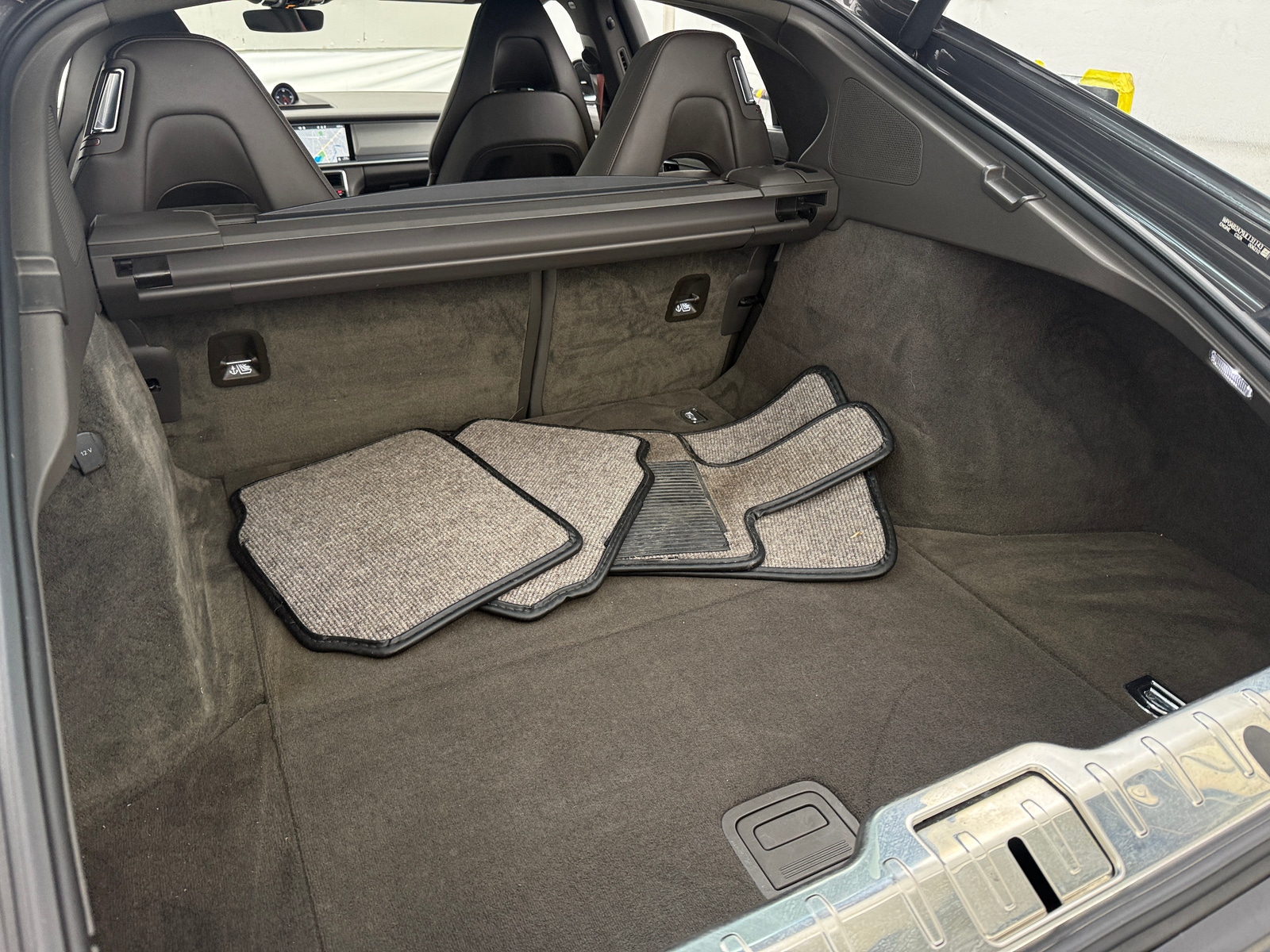 Thumbnail: 2018 Porsche Panamera - 6