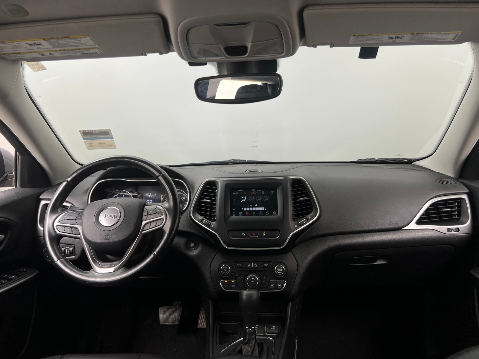 Thumbnail: 2021 Jeep Cherokee - 3