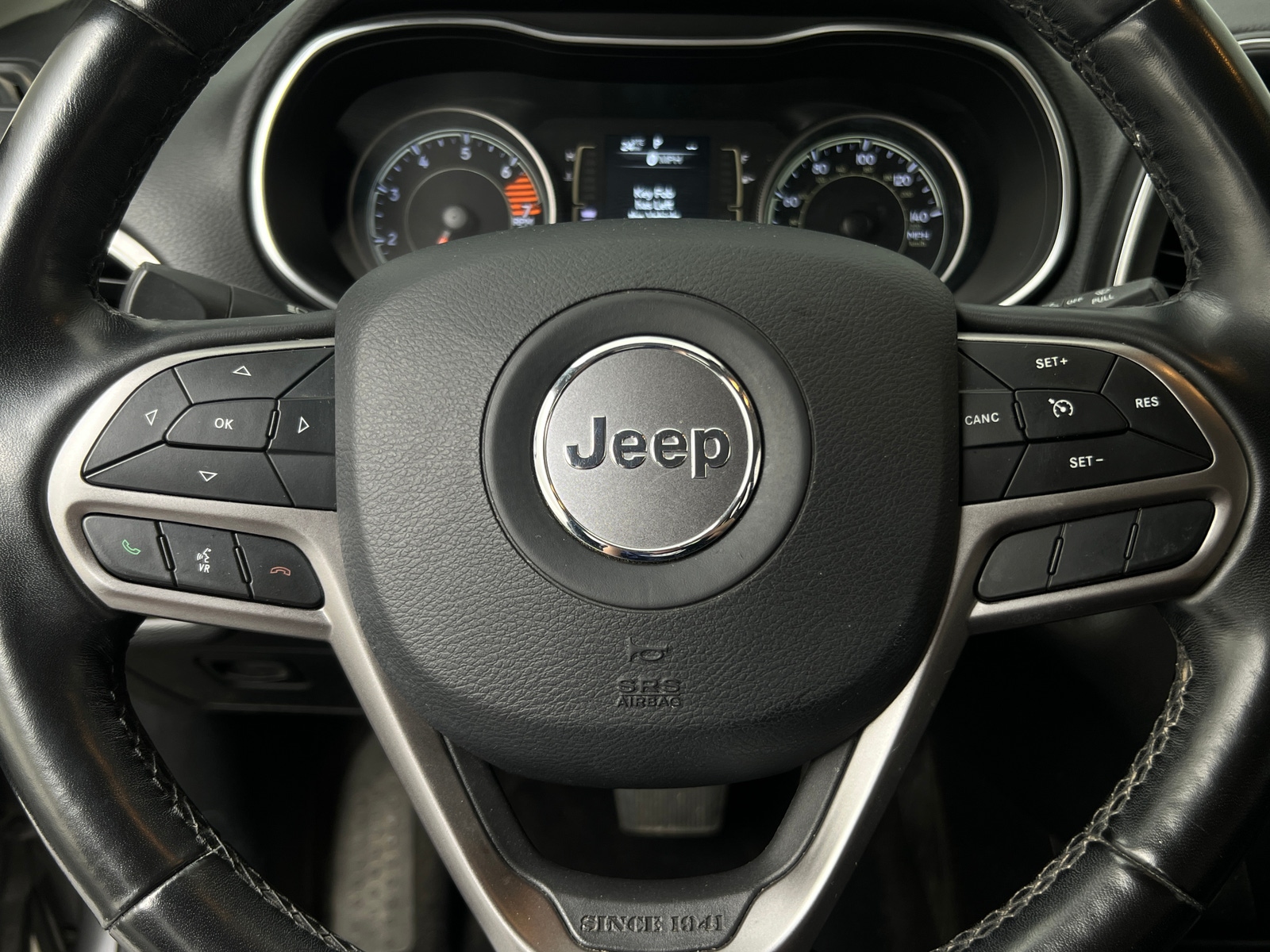 Thumbnail: 2021 Jeep Cherokee - 5