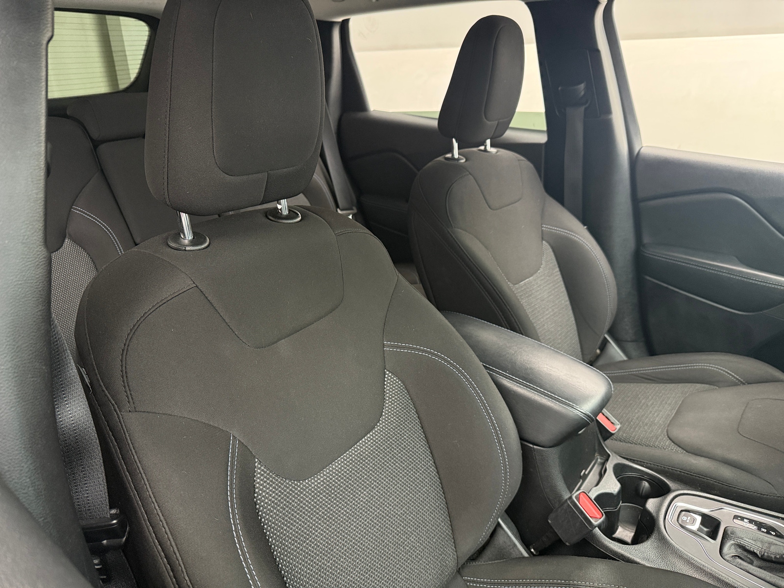 Thumbnail: 2020 Jeep Cherokee - 2