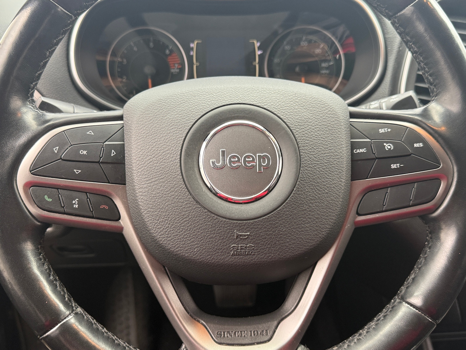 Thumbnail: 2020 Jeep Cherokee - 5