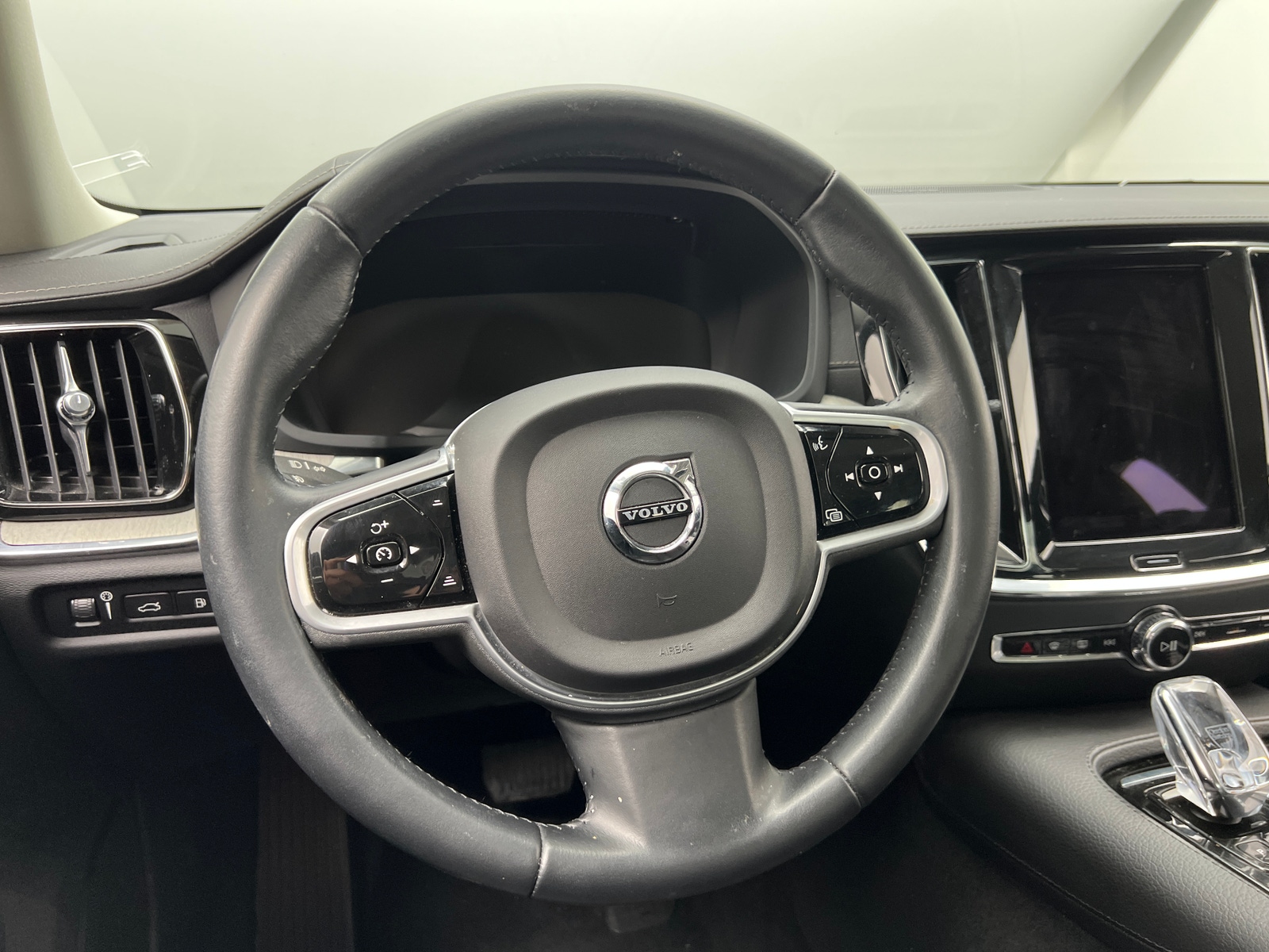 Thumbnail: 2022 Volvo S60 - 4