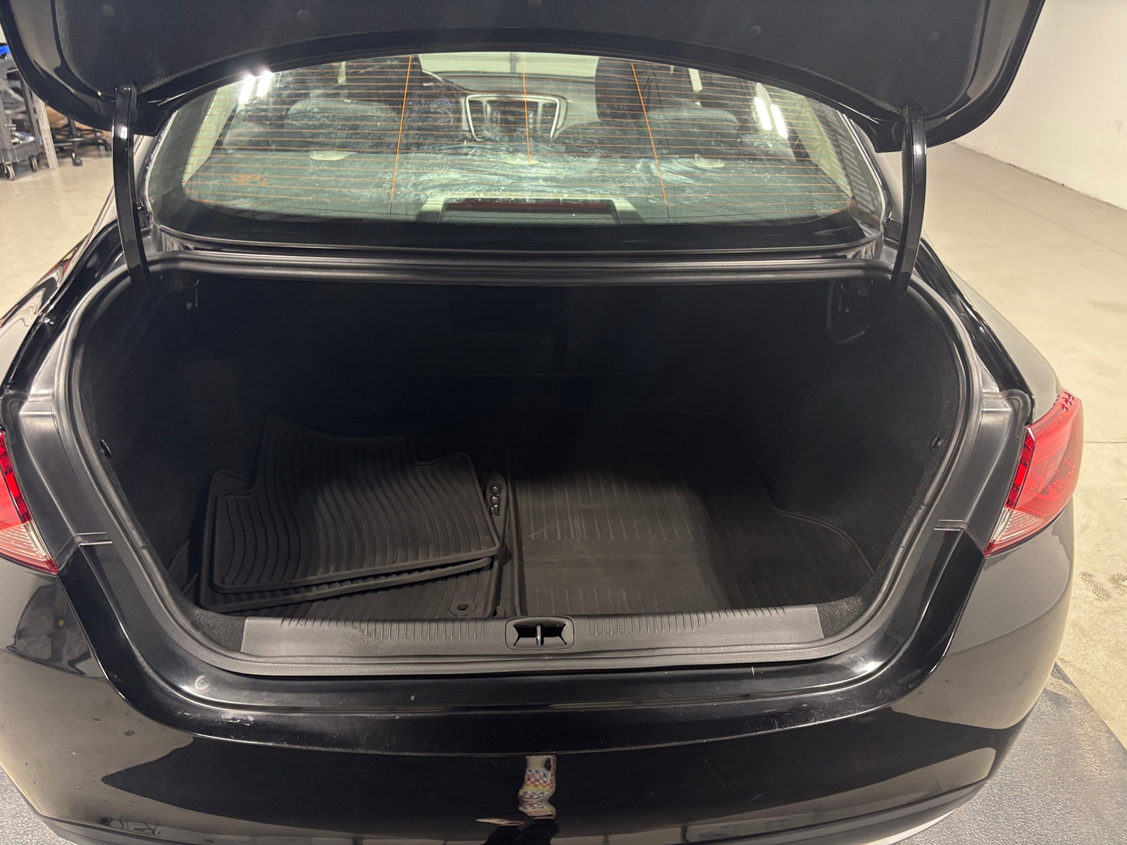 Thumbnail: 2016 Chrysler 200 - 7