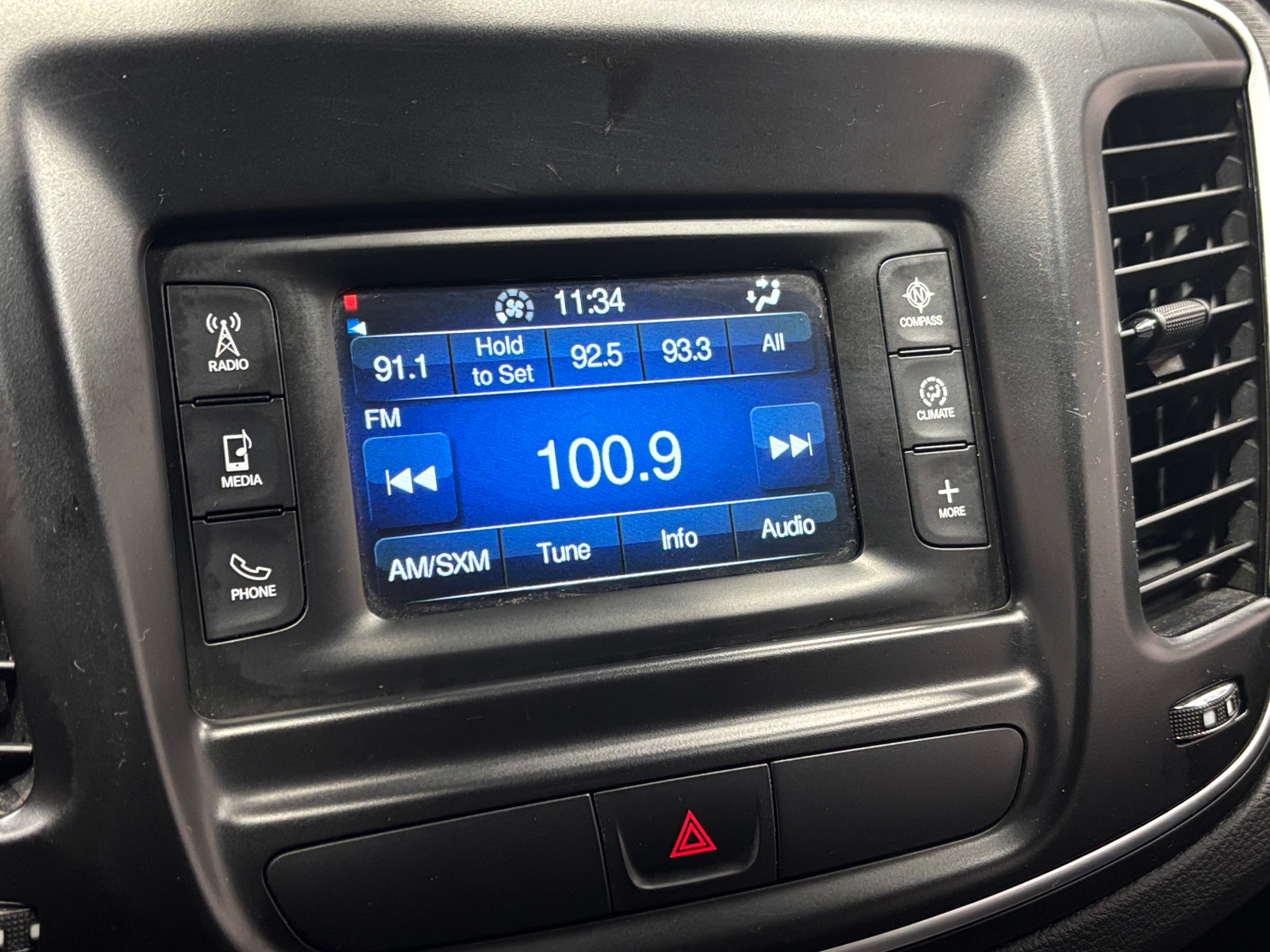 Thumbnail: 2016 Chrysler 200 - 4