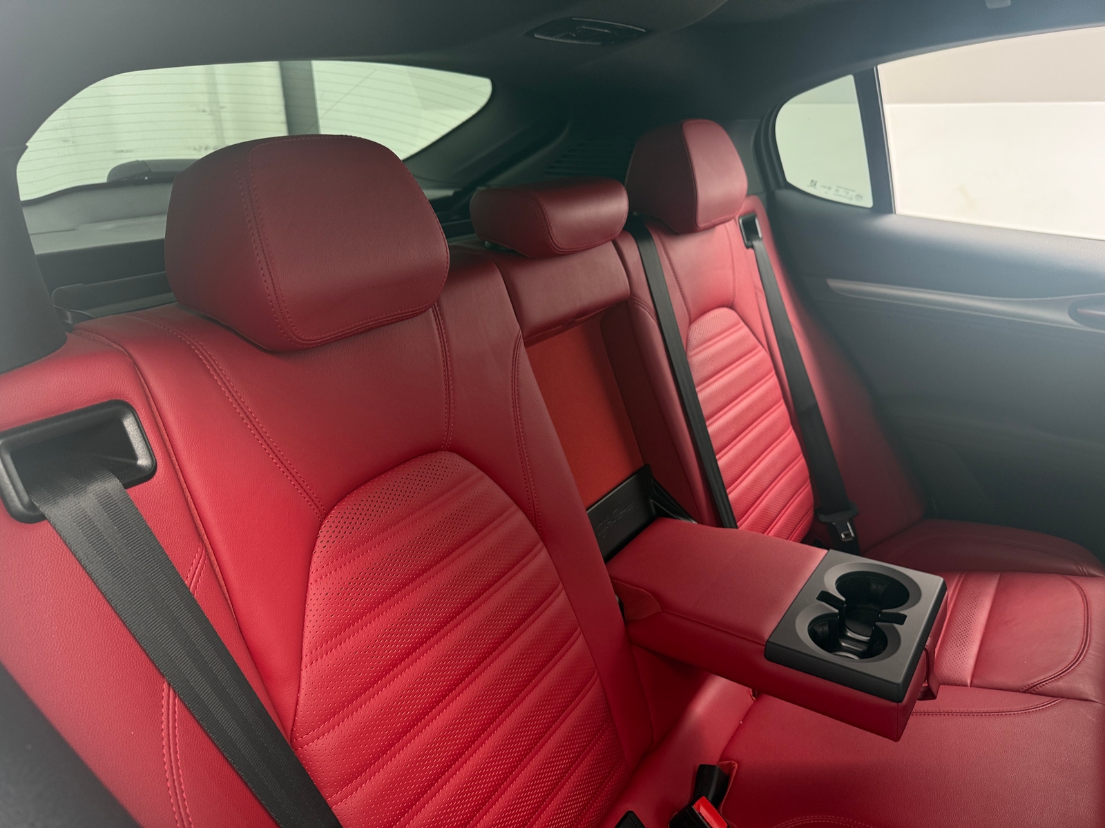 Thumbnail: 2022 Alfa Romeo Stelvio - 5