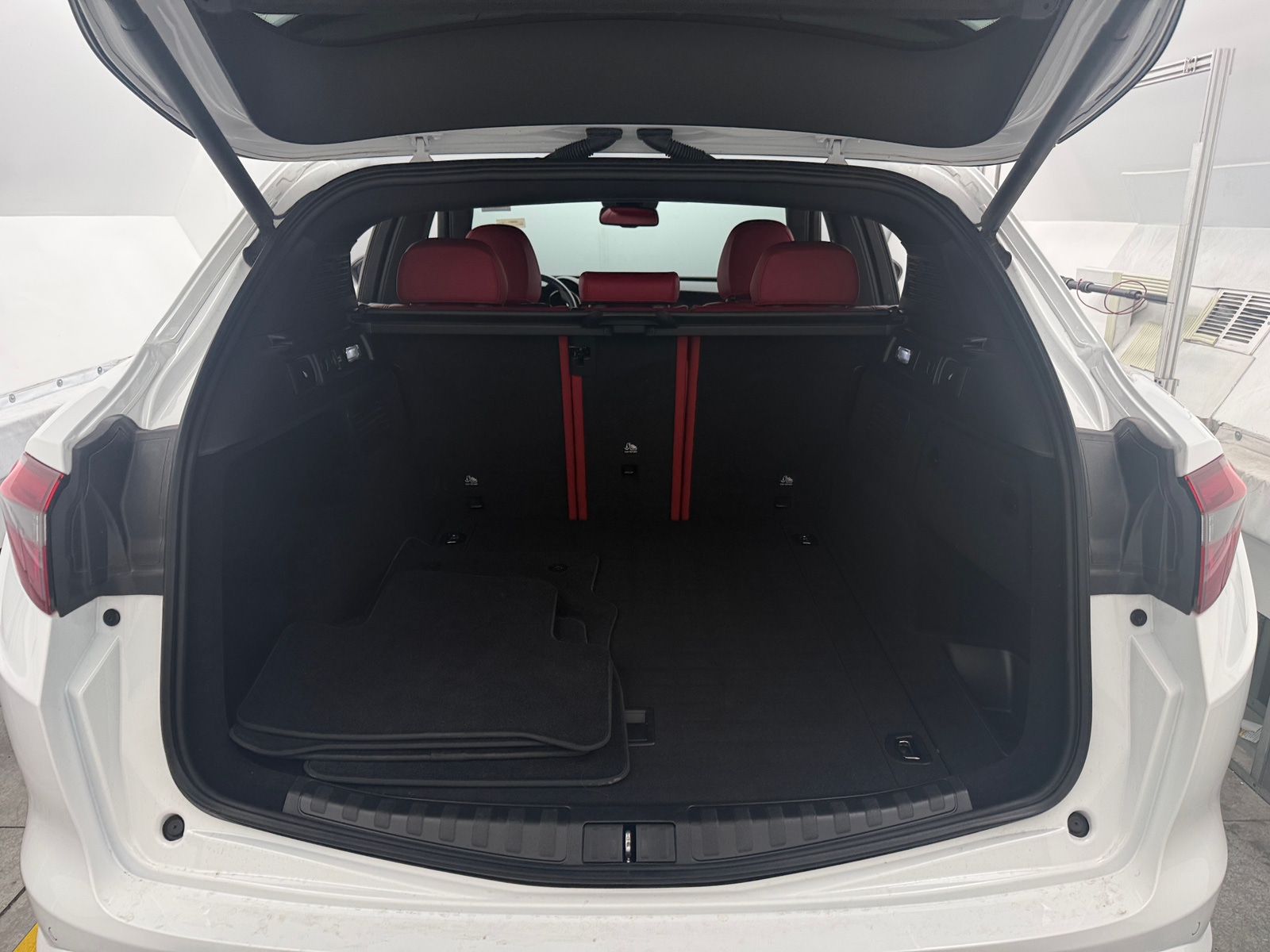 Thumbnail: 2022 Alfa Romeo Stelvio - 6