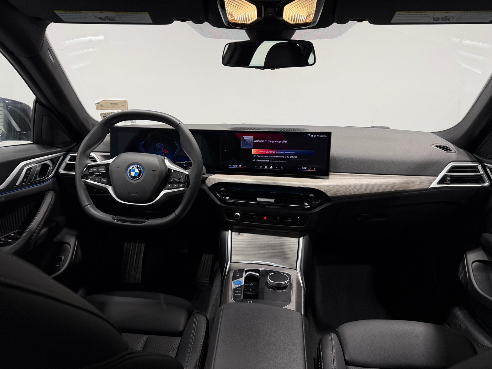 Thumbnail: 2025 BMW i4 - 2