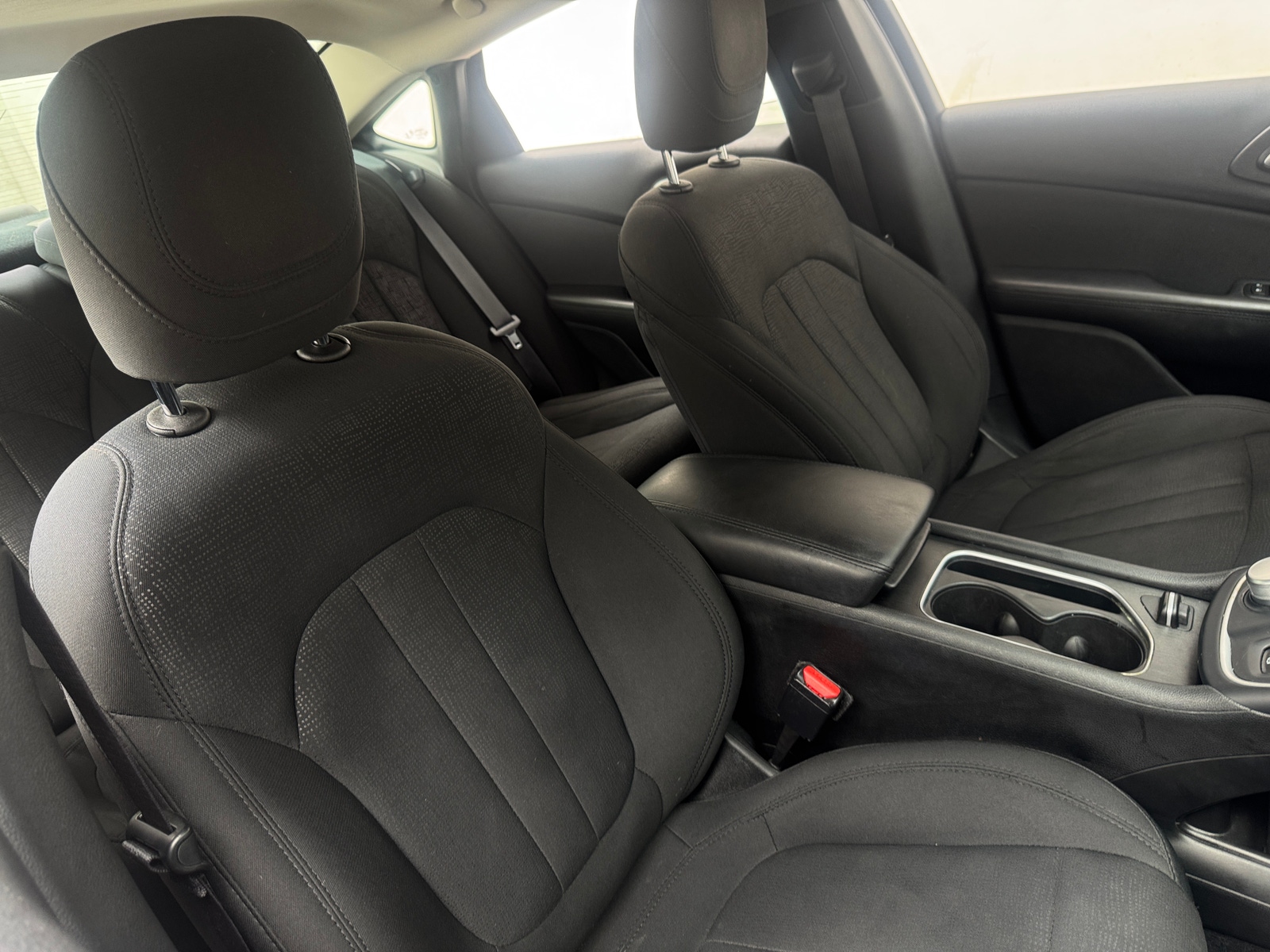 Thumbnail: 2016 Chrysler 200 - 2