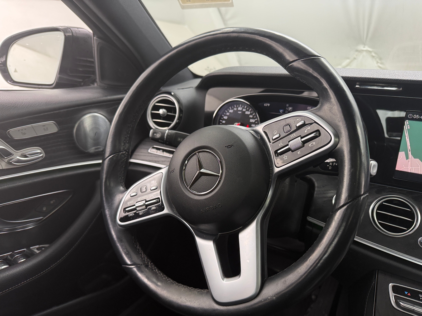 Thumbnail: 2019 Mercedes-Benz E-Class - 4