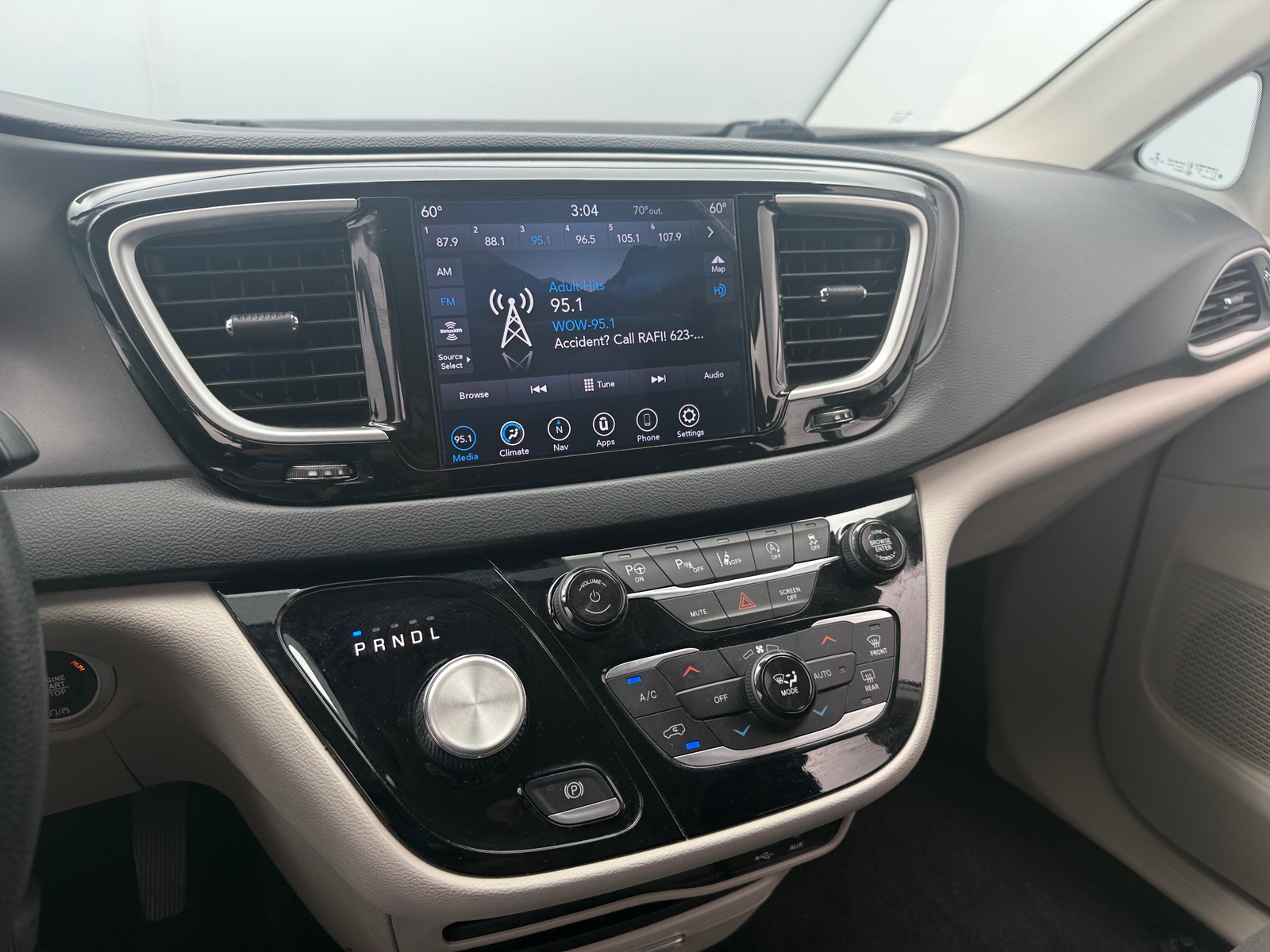 Thumbnail: 2020 Chrysler Pacifica - 4