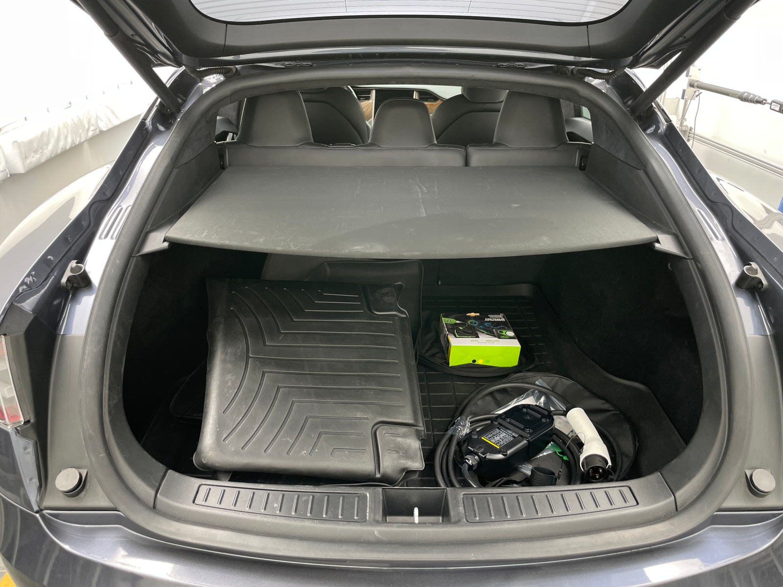 Thumbnail: 2020 Tesla Model S - 6