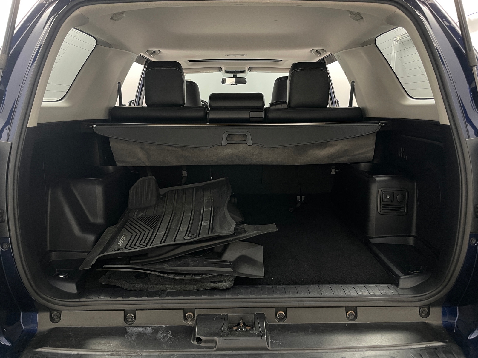 Thumbnail: 2017 Toyota 4Runner - 6