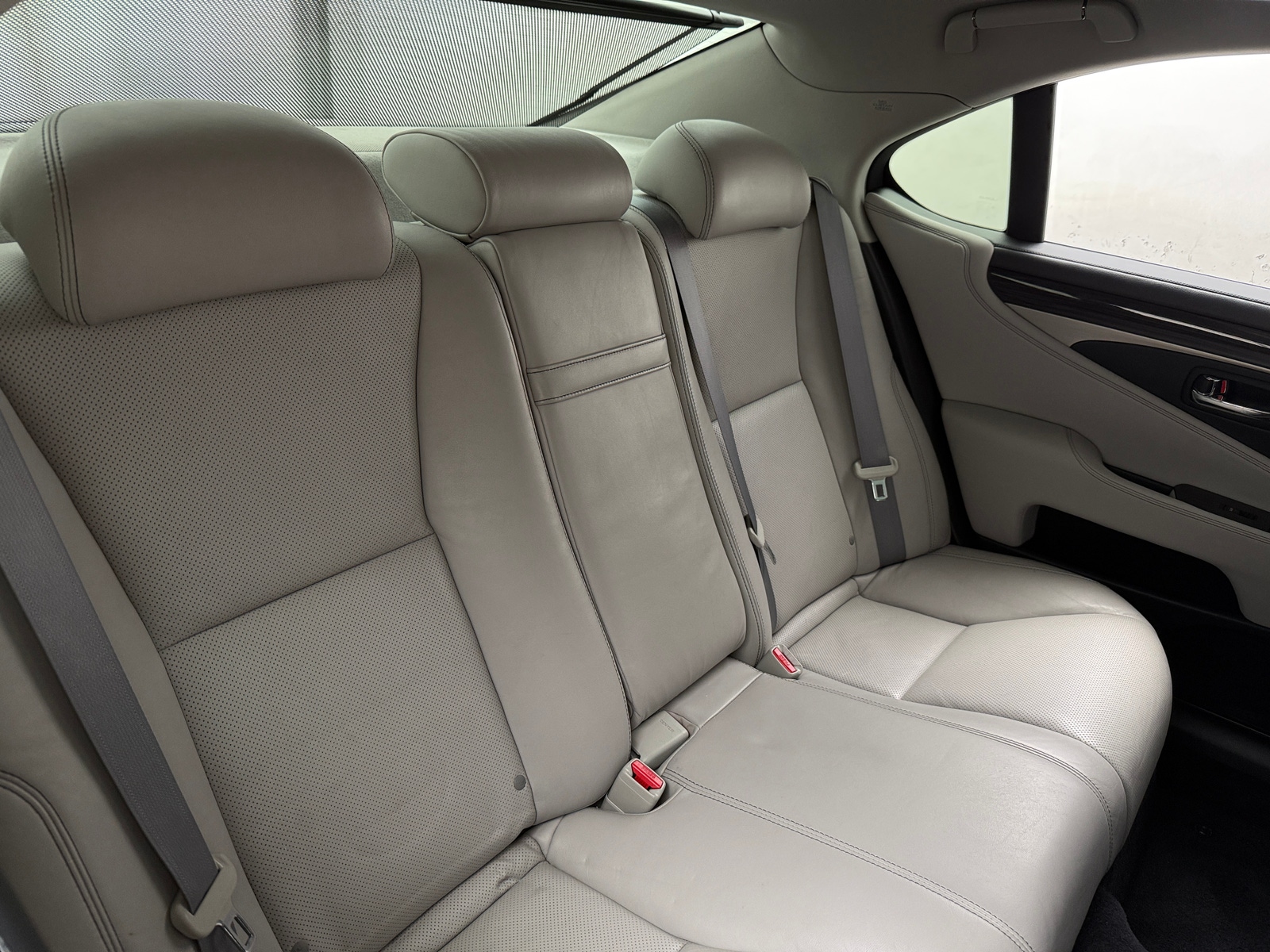 Thumbnail: 2015 Lexus LS - 5