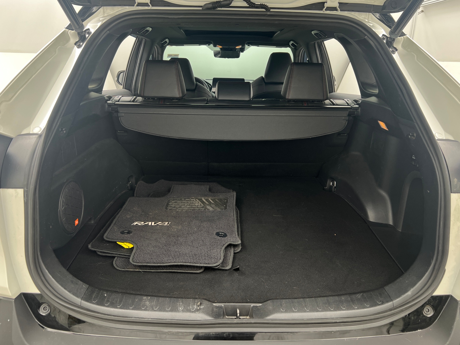 Thumbnail: 2021 Toyota RAV4 - 7