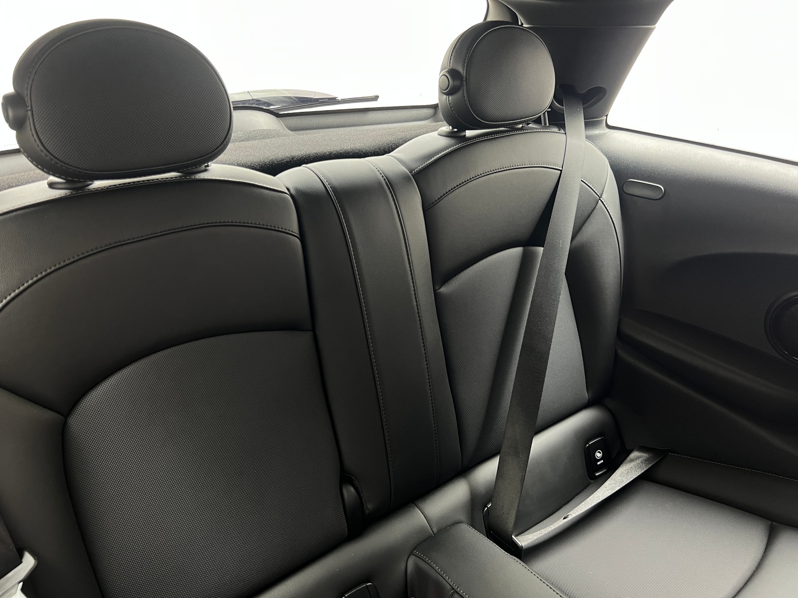 Thumbnail: 2022 MINI Cooper Hardtop - 5