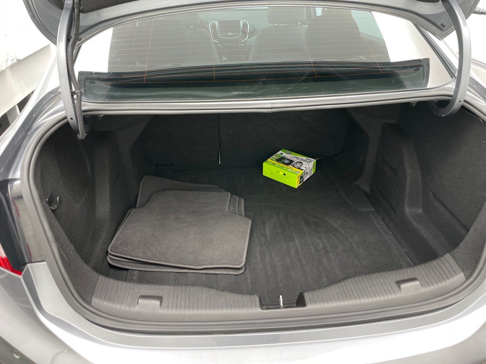 Thumbnail: 2019 Chevrolet Cruze - 7