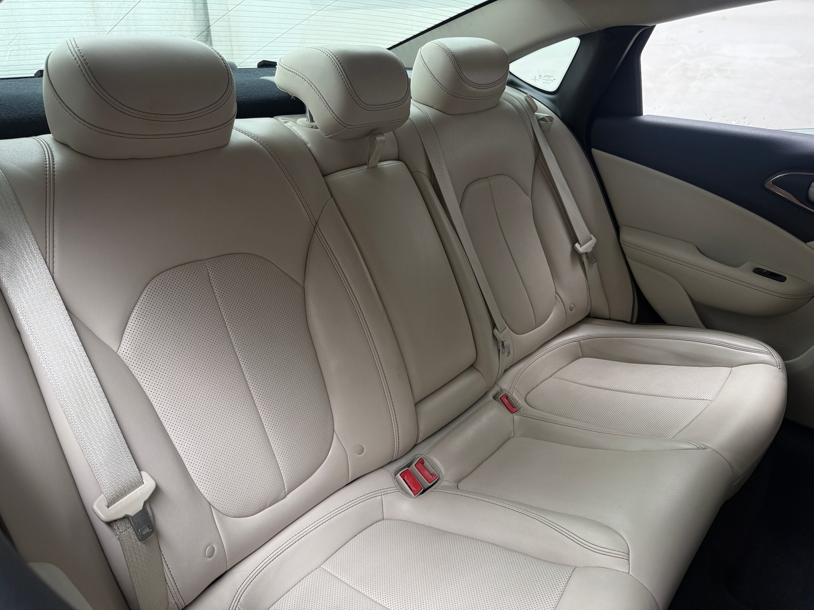 Thumbnail: 2015 Chrysler 200 - 5