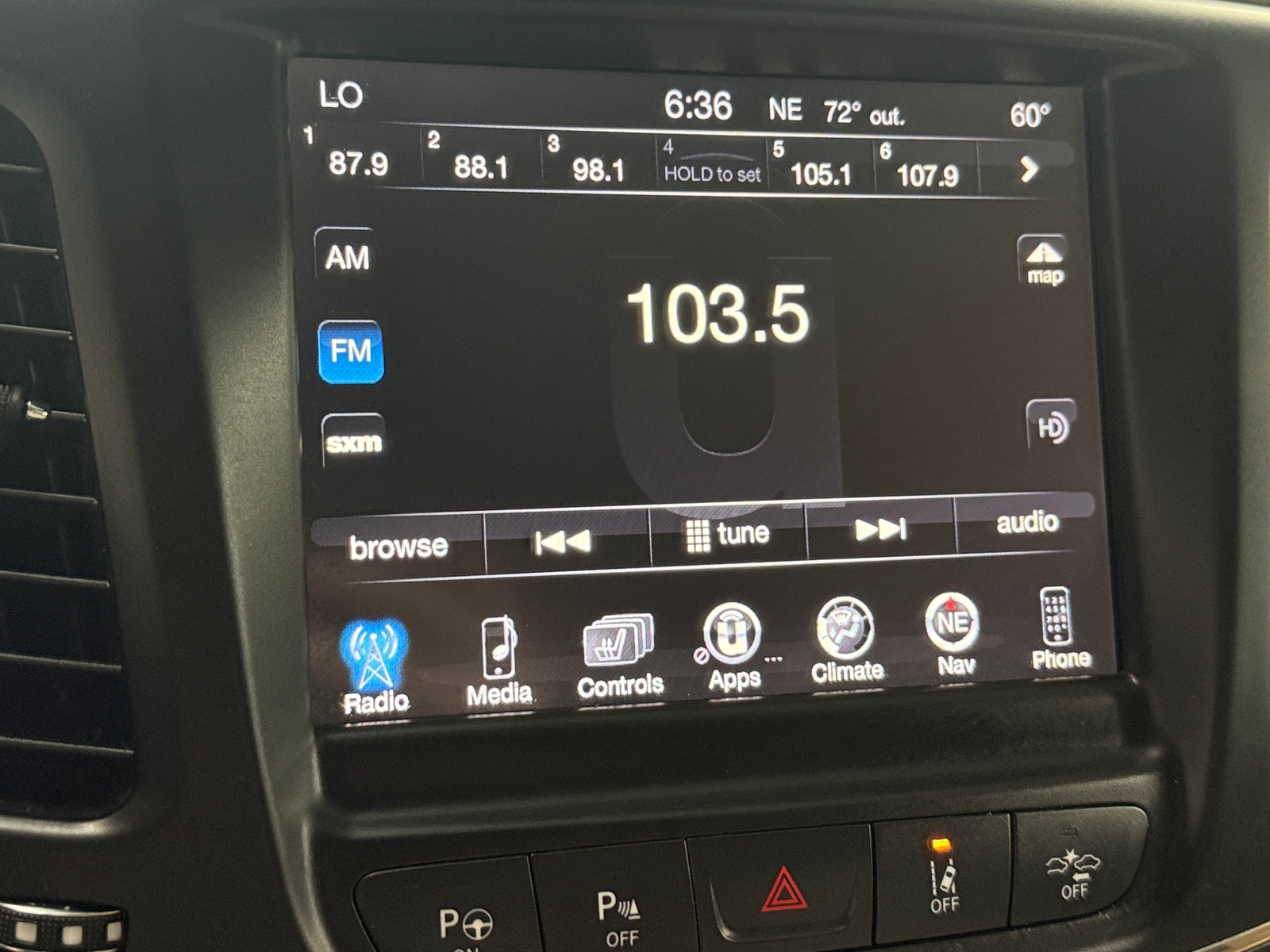 Thumbnail: 2015 Chrysler 200 - 3