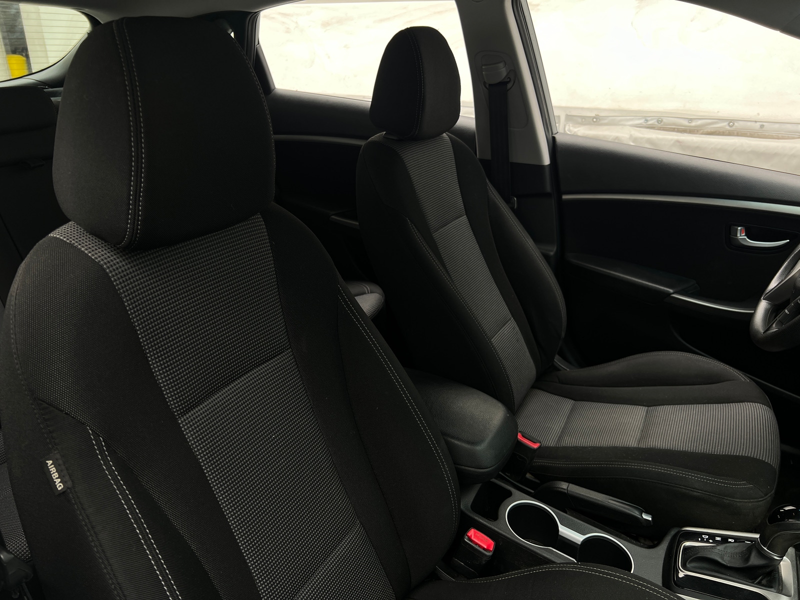 Thumbnail: 2017 Hyundai Elantra - 2