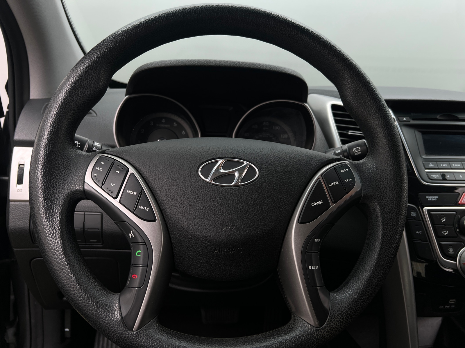 Thumbnail: 2017 Hyundai Elantra - 5