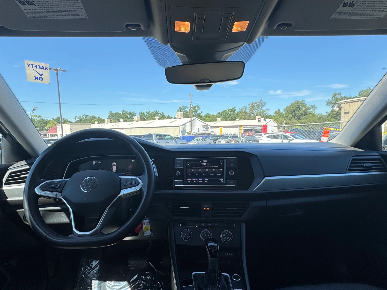 Thumbnail: 2024 Volkswagen Jetta - 3