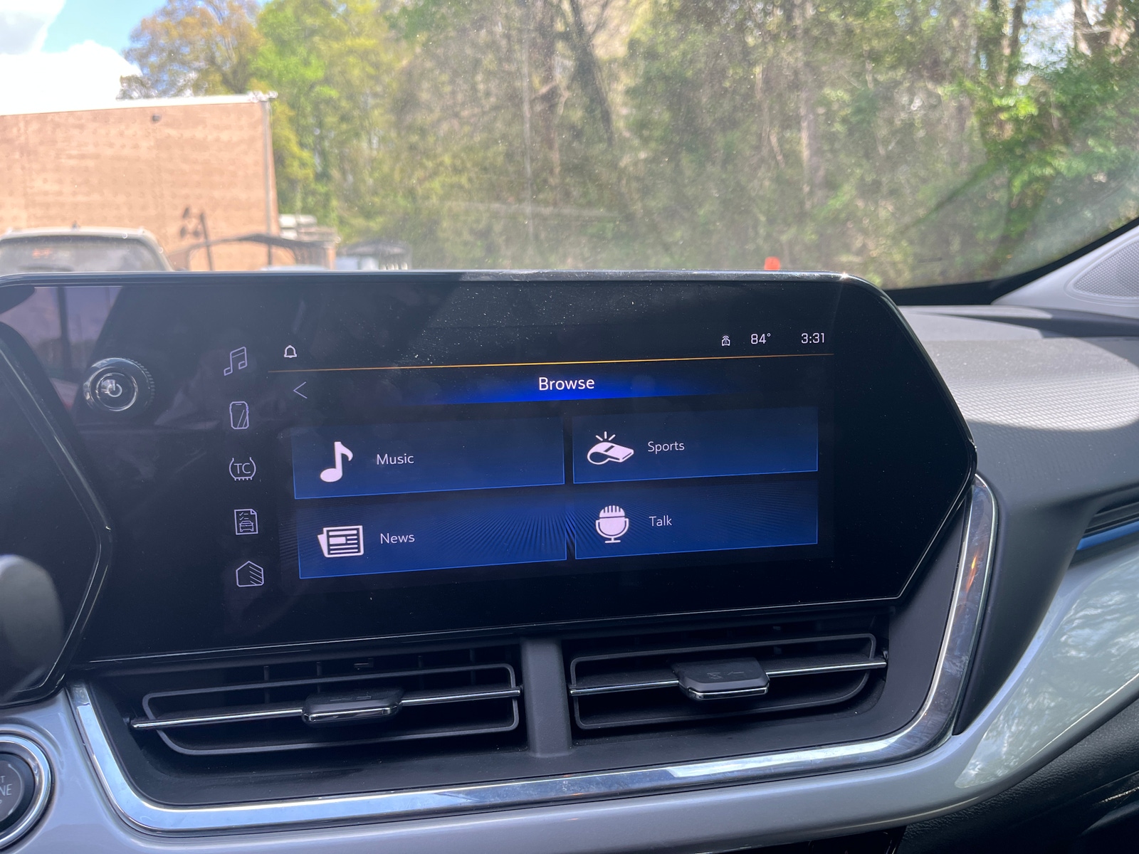 Thumbnail: 2025 Chevrolet Trax - 3