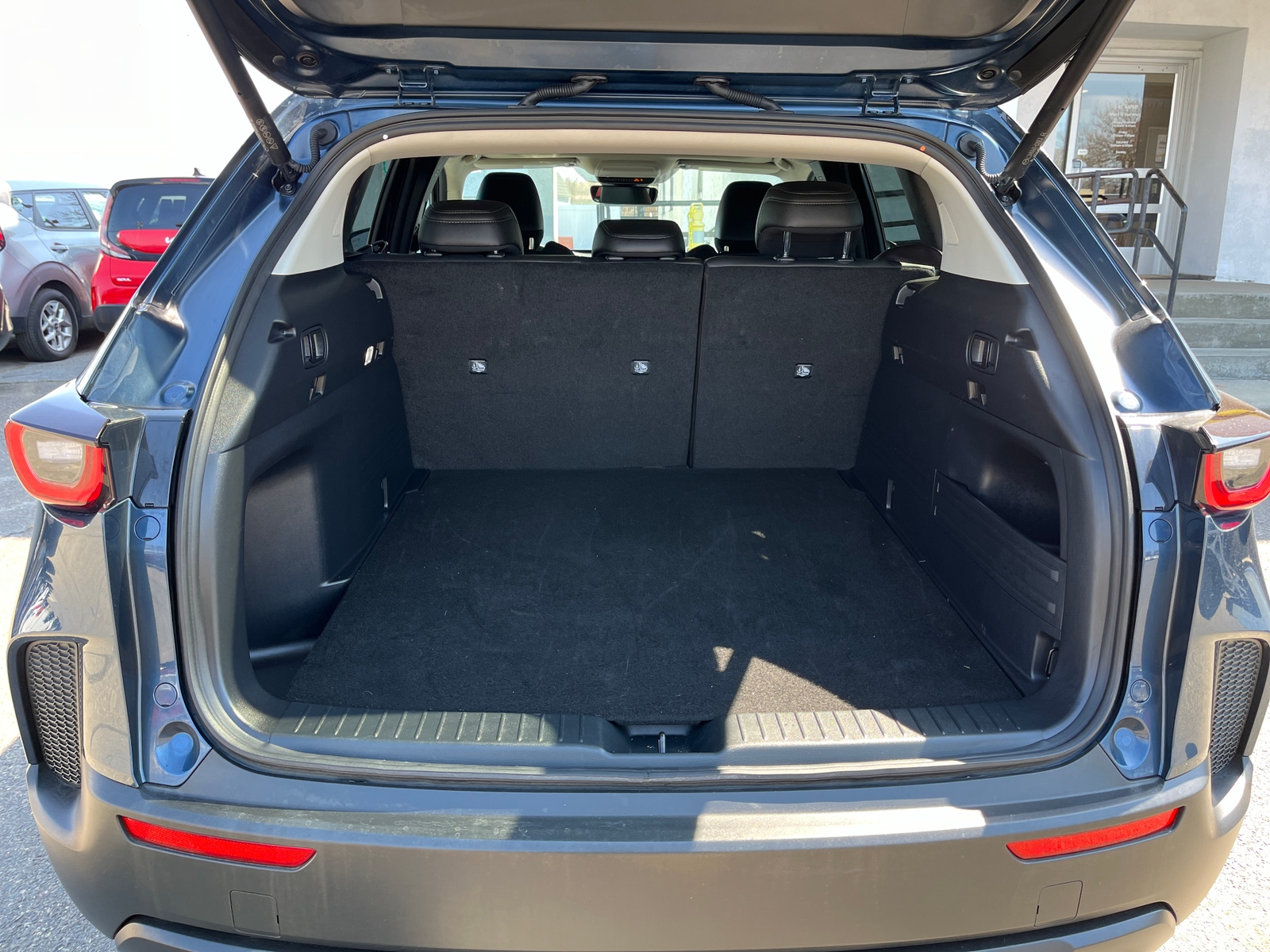 Thumbnail: 2025 Mazda CX-50 - 5