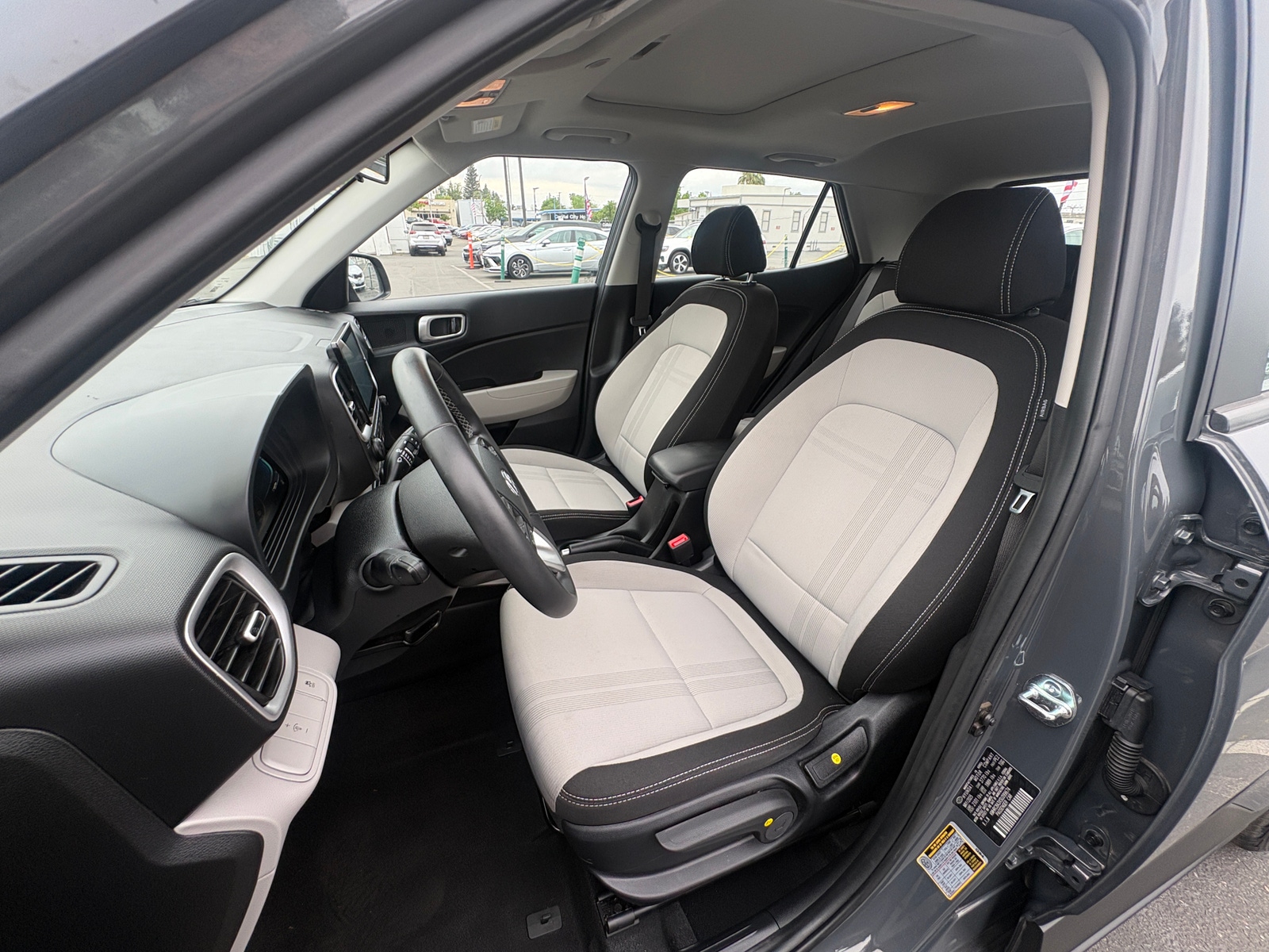 Thumbnail: 2025 Hyundai Venue - 2