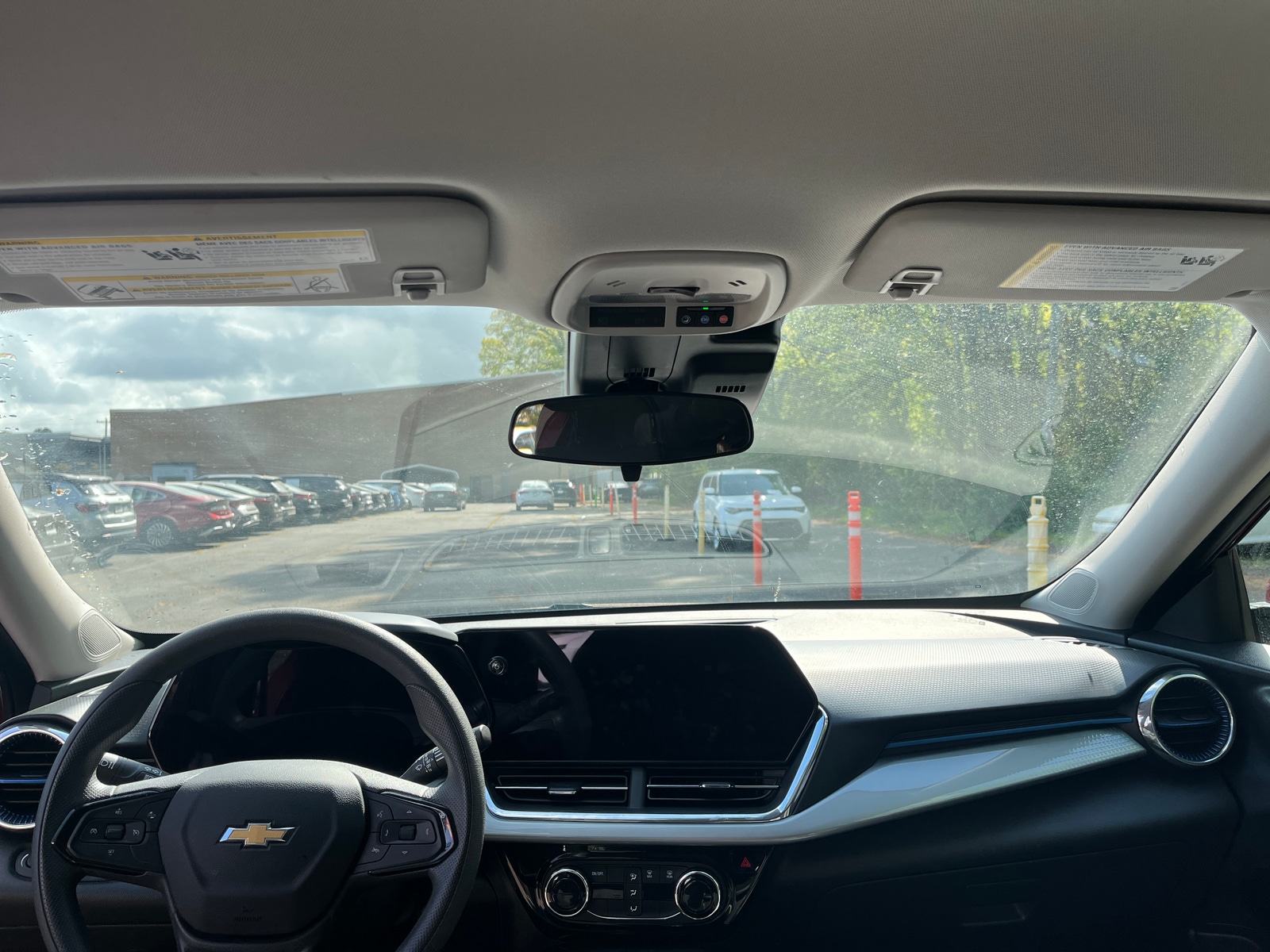 Thumbnail: 2025 Chevrolet Trax - 3