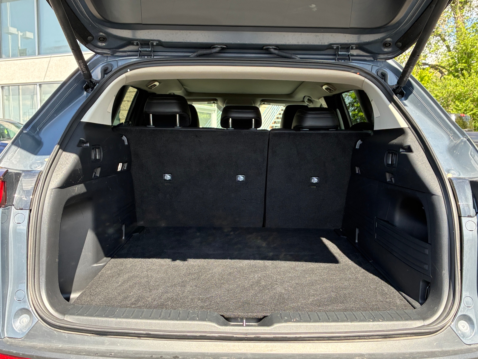 Thumbnail: 2025 Mazda CX-50 - 5