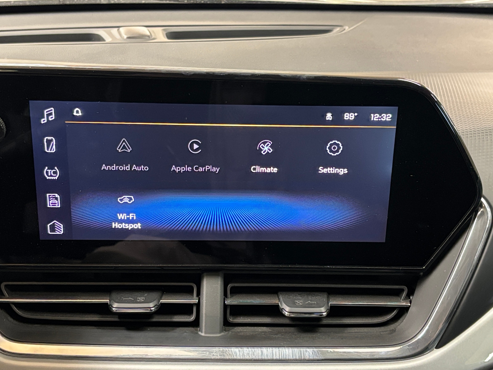 Thumbnail: 2025 Chevrolet Trax - 4