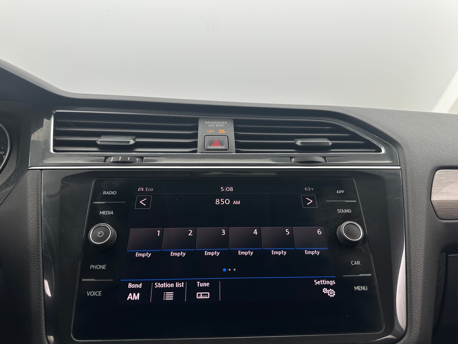 Thumbnail: 2019 Volkswagen Tiguan - 3