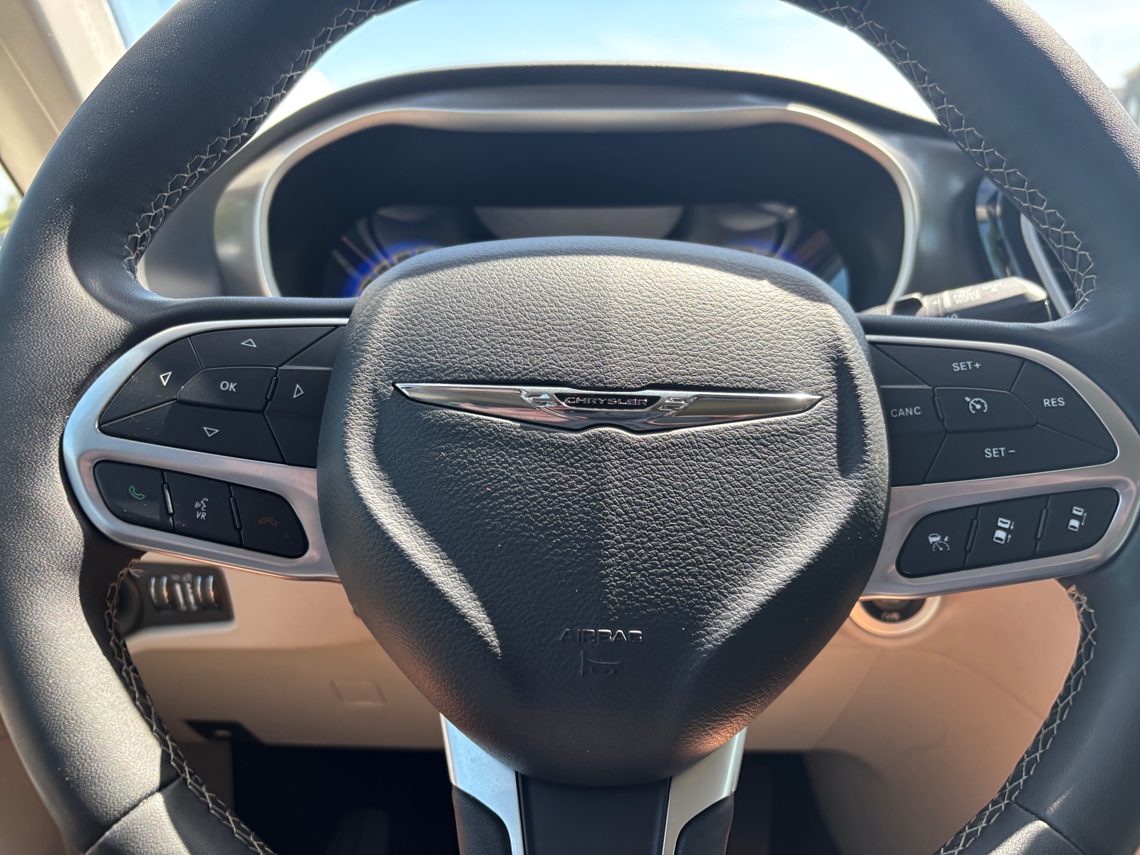 Thumbnail: 2024 Chrysler Pacifica - 5