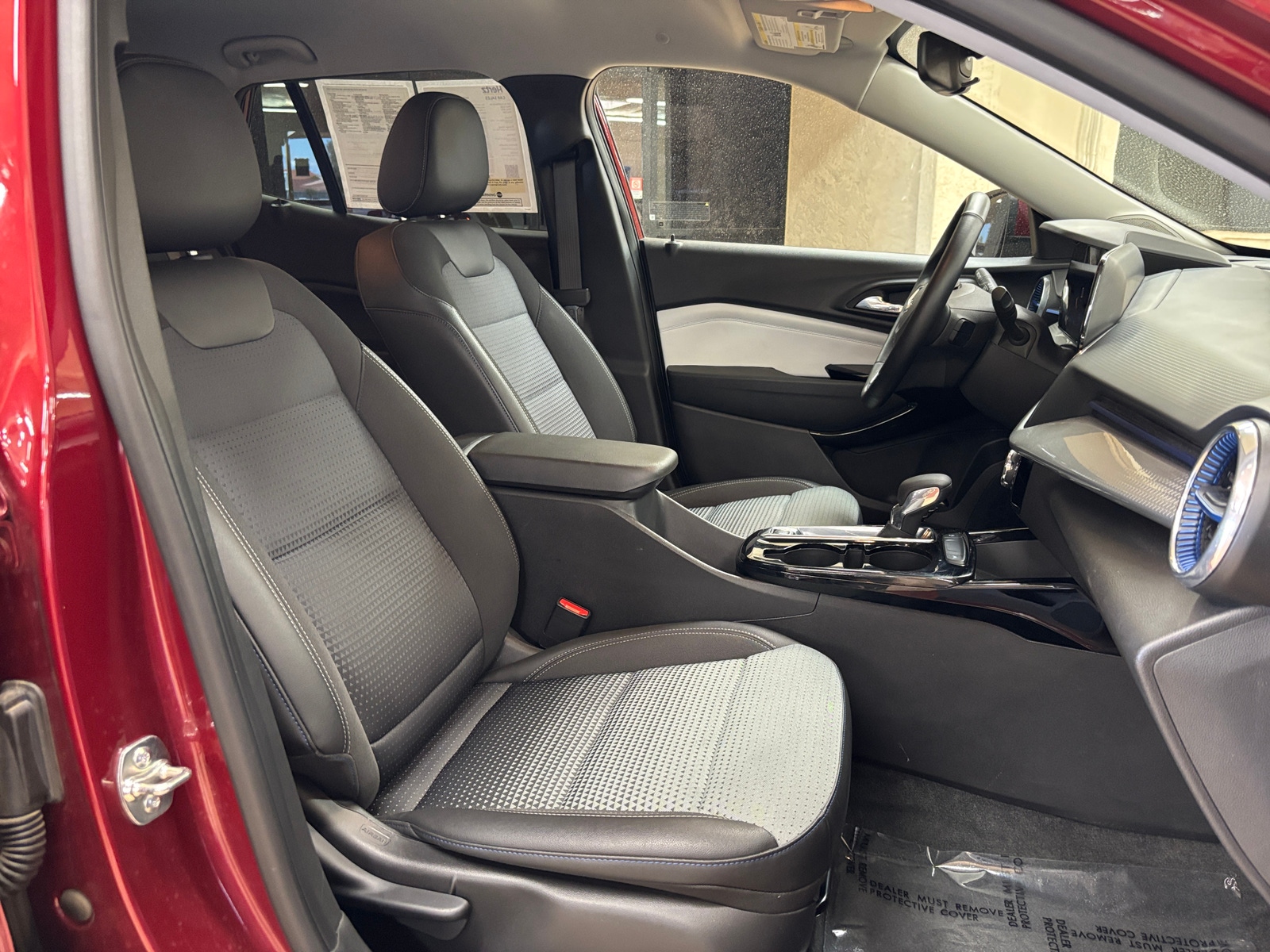 Thumbnail: 2025 Chevrolet Trax - 2